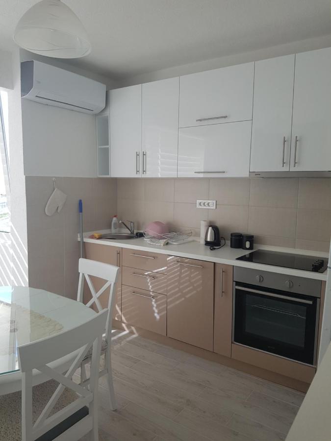 Petra Apartamento Bijela Exterior foto
