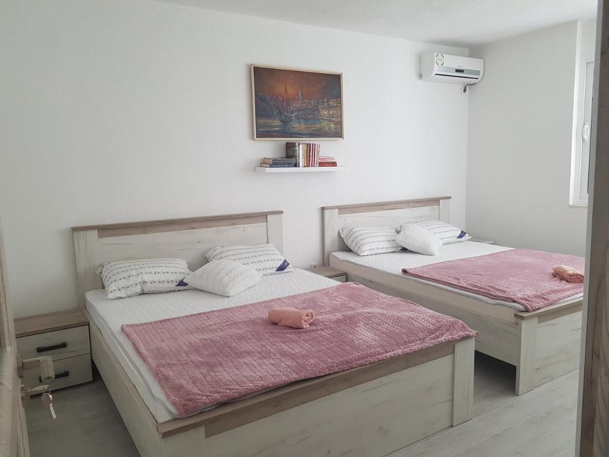 Petra Apartamento Bijela Exterior foto